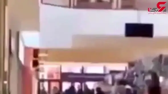 لحظه سرقت ویترین موبایل توسط گروه اراذل و اوباش لندنی! + فیلم 