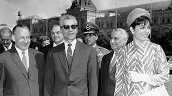 ۶۰ سال پیش: شاه ایران در مسکو (عکس) / فقط تجمل فقط سفرهای بی فایده و پرهزینه
