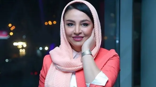 عکس | تصویری قدیمی از دوران کودکی همسر جواد عزتی!