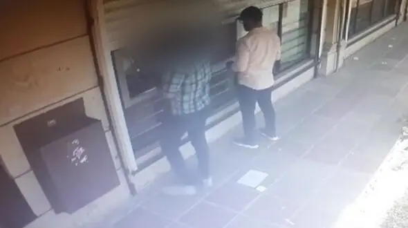 فیلم لحظه خالی کرن حساب بانکی با شگردی عجیب / در نسیم شهر رخ داد