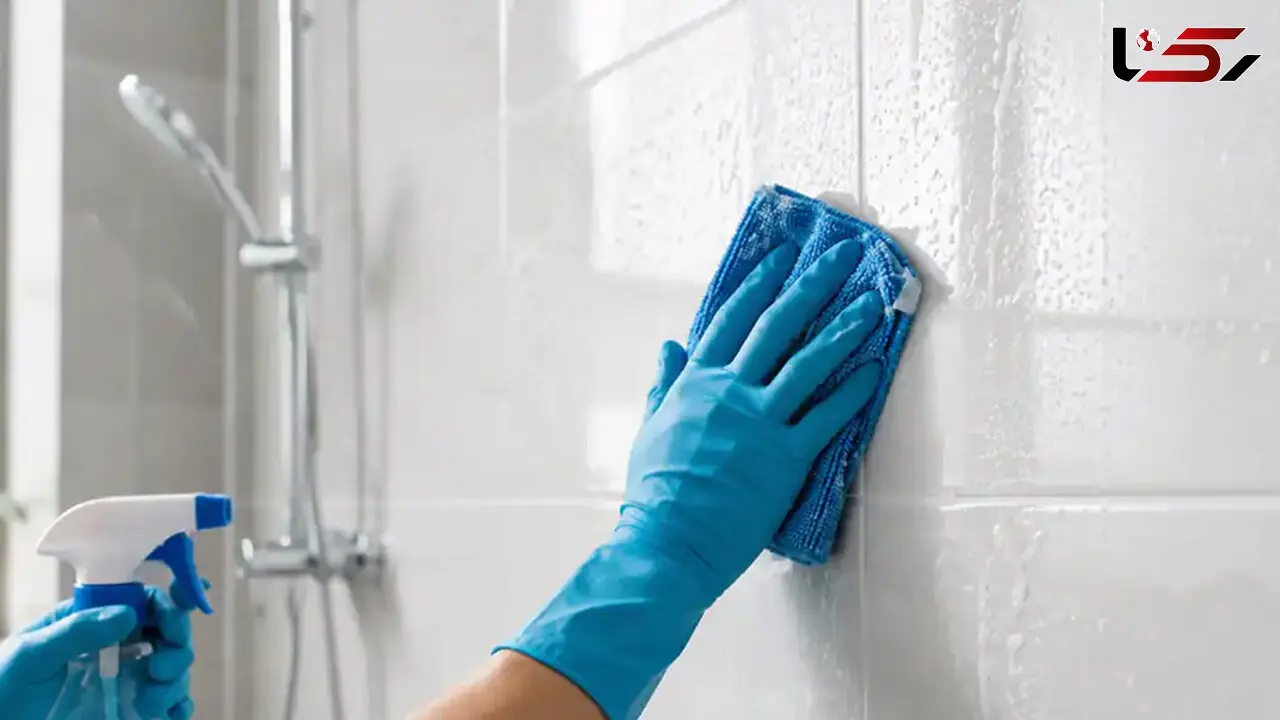 ساده ترین و کاربردی ترین راهکارهای تمیز کردن کاشی حمام / چطور کاشی ها را مثل روز اول برق بیندازیم؟
