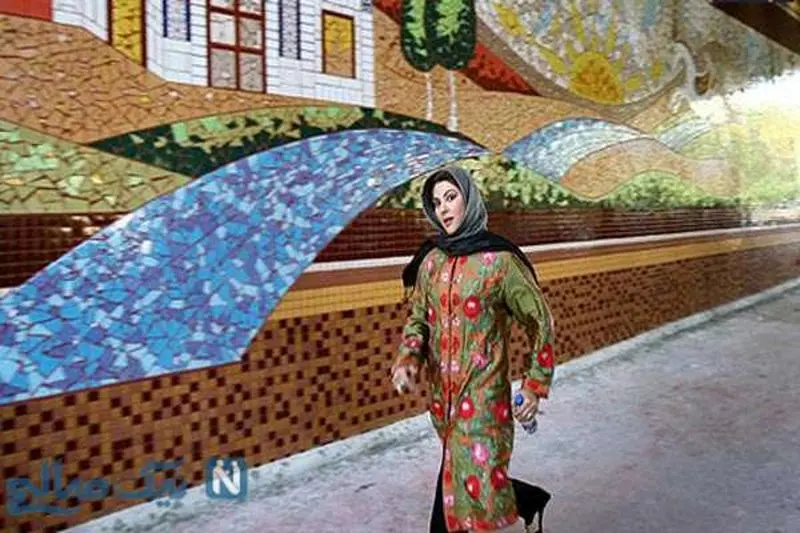 لاله اسکندری نقاشی دیواری