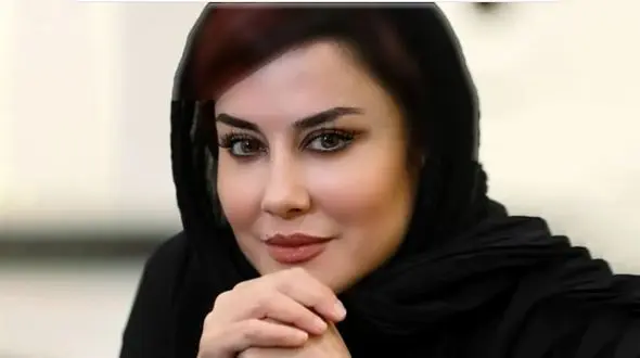 فیلم / نگاهی به چیدمان اعیانی و زیبای خانه آشا محرابی، بازیگر سریال «ناریا»/ از مبلمان مدرن و گل‎‌های غول پیکر تا زیبایی بی‌نظیر خونه دوبلکس و اتاق خواب !