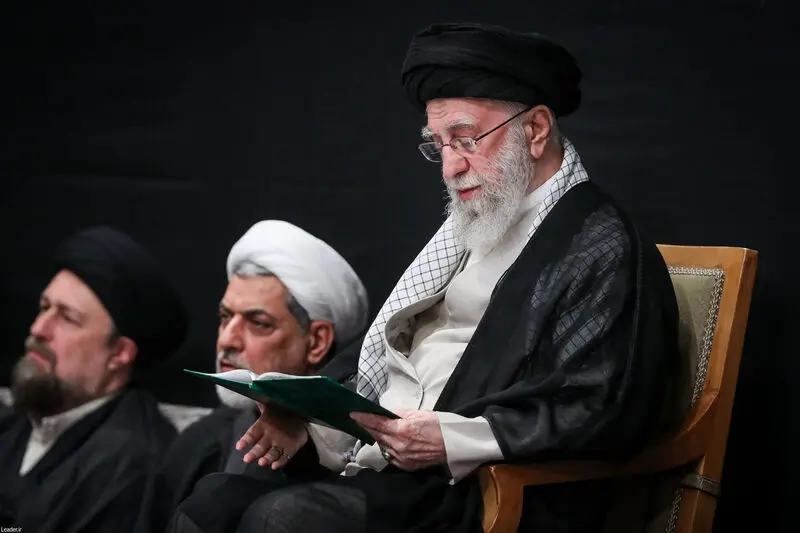 رهبر انقلاب حضرت آیت الله خامنه ای در مراسم بزرگداشت شهدای جنگ تحمیلی اخیر 7-5-1404