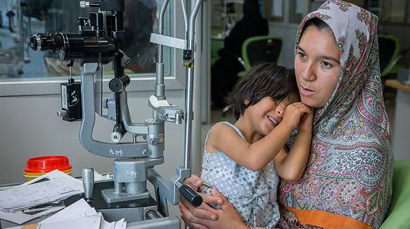 معجزه ای برای آیسل دختر 5 ساله گلستانی / اشک شوق را ببینید + عکس