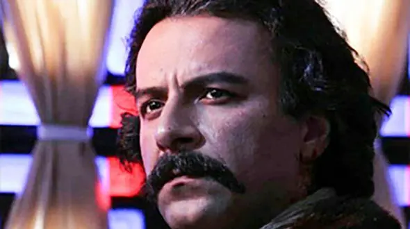 ناگفته‌های بازیگر نقش شازده از اعتیاد در صحنه تئاتر تا نشستن بر تخت سلطنت درون عمارت
