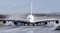  فیلم فرود دلهره آور بزرگترین هواپیمای مسافربری جهان روی باند خیس 