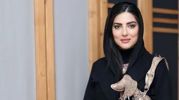 فیلم /هلیا امامی: کیف طرح سگ داشتن سبک زندگیم نیست، پُزه / سگ ندارم .../ وقتی کیف رو انداختم فکر کردم سگ واقعی بغلم کرده ...