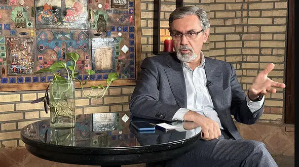 آیین نامه تعهد رزیدنتی خیلی غیرمنطقی است/ همه از پزشک انتظار دارند ابرانسان باشد،در عمل نمی‌شود/ تا ۷-۸ سال دیگر، پزشکی در ایران نمی‌ماند

