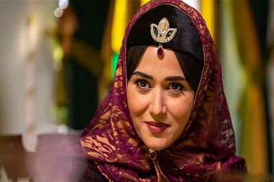 فیلم آواز باشکوه سون بند با بازی زیبای پریناز ایزدیار ! /  نه ایکه عاشقی حال خوشی نیست ! + موزیک ویدیو