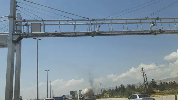 چراغ‌های عوارضی اتوبان هشتگرد هم خاموش شدند