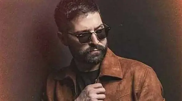 دانلود آهنگ باشکوه مرحوم حمید هیراد / اگر که امشب برسد در بزند 