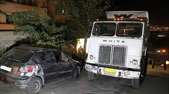  تریلی 5 خودرو را  در قیطریه تهران  در هم کوبید+عکس 