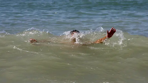 مرگ تراژدیک سرباز جوان در جزیره خارگ