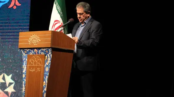 تجلیل از جهانگیر کوثری در آیین نکوداشت فوتبال سازان ایران / مردی فعال در هنر و ورزش