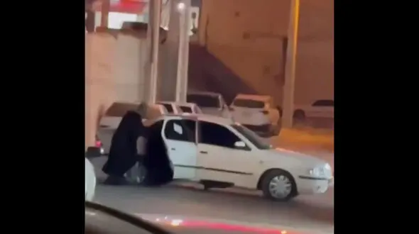 فیلم لحظه فرار دزدان مسلح طلا فروشی در درگهان  جزیره قشم
