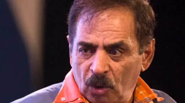 تسلط هوش پران عمو رشید به زبان انگلیسی و فارسی + ویدئو / گربه به انگلیسی میشه مموشی؛ اگر صابون رو با سین بنویسیم یعنی کف نمیکنه؟