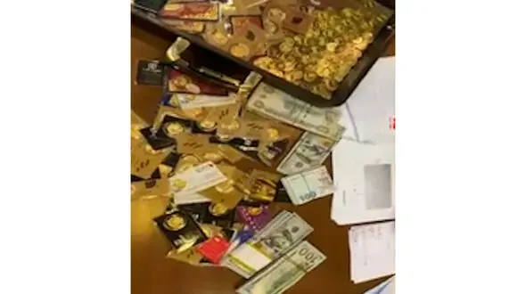 جنجال یک کیف عجیب در جلسه دادگاه مدیران بانک مرکزی / متهمان شوکه شدند + فیلم