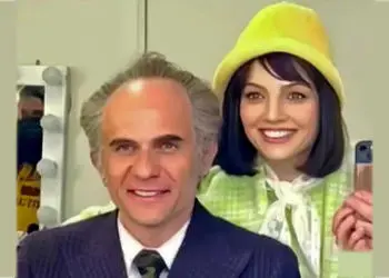 فیلم آواز و رقص پر عشوه بابک حمیدیان برای دخترش در سریال تاسیان / سکانسی که در تاریخ می ماند