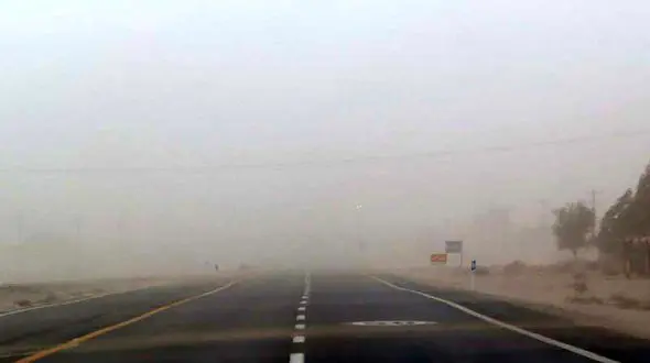 توفان وحشتناک در جاده زاهدان / همه جا مسدود شد