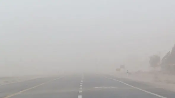 توفان وحشتناک در جاده زاهدان / همه جا مسدود شد