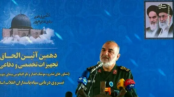 سرلشکر سلامی: هر چه قدرت پیدا می کنیم دشمن عقب می رود