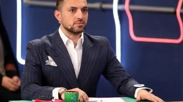 تصویر دیده نشده از پشت صحنه خاتون| حس دیدنی اشکان خطیبی در پشت صحنه منشوری خاتون