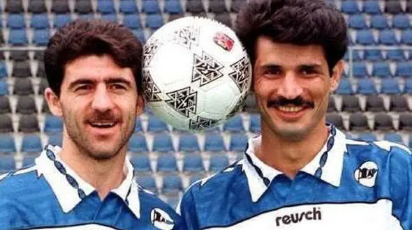 فیلم / نگاهی  به معماری شاهانه پنت هاوس علی دایی و کریم باقری لوکس‌ترین خانه‌های تهران / از استخر لاکچری تا اتاق بیلیارد مجلل با تمامی امکانات ... / یک کاخ واقعی در آسمان ....