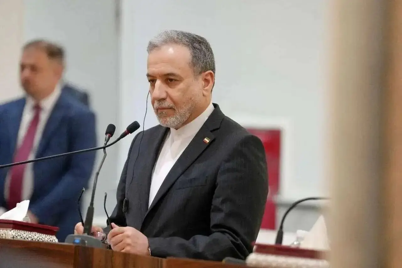 عراقچی: تنگه هرمز در صورت پذیرش طرح ایران از سوی آمریکا ظرف ۷ روز بازگشایی می شود