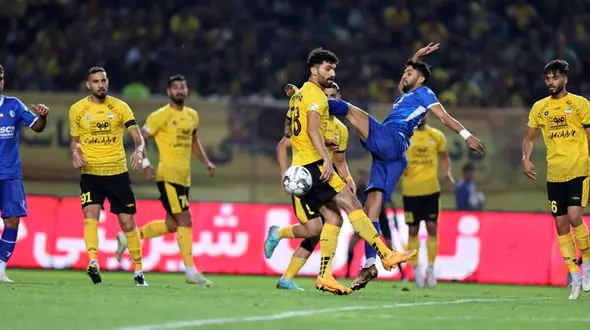 هفته هجدهم لیگ برتر تحت تاثیر برف تهران!