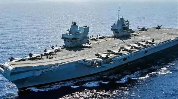 در هر دقیقه، چند هواپیما از ناو هواپیمابر به پرواز در می‌آیند؟