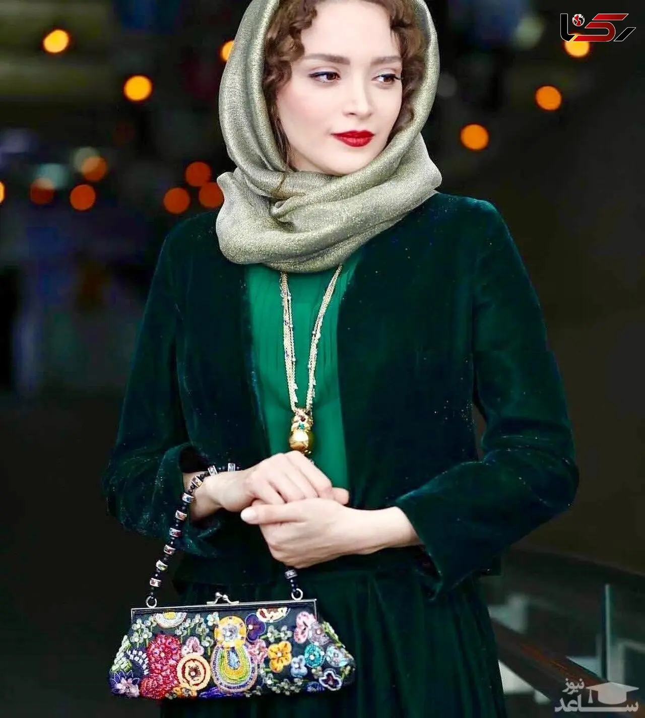 چهره متفاوت بهنوش طباطبایی در تولد خواهرش