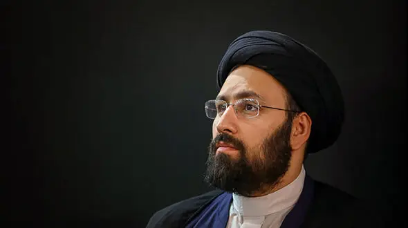سید علی خمینی: وعده ی صادق ۲ گوشه ای از توان هجومی ایران در مقابل تمام توان دفاعی دشمن بود /سید حسن نصرالله نماد جمع میان عقلانیت و جهاد بود