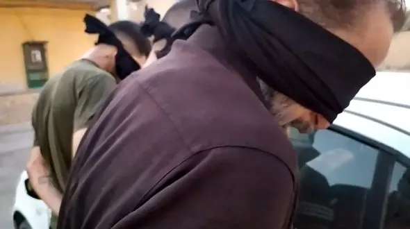 فیلم مواجهه دزدان مسلح با زنان و مردان وحشت زده / آرامش به آبادان بازگشت 