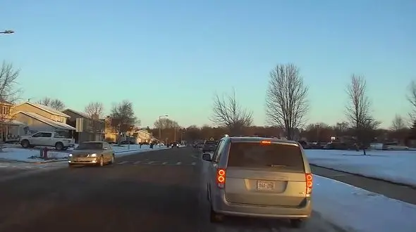 پلیسی که یک ون را برای  یک لیوان قهوه متوقف کرد + فیلم