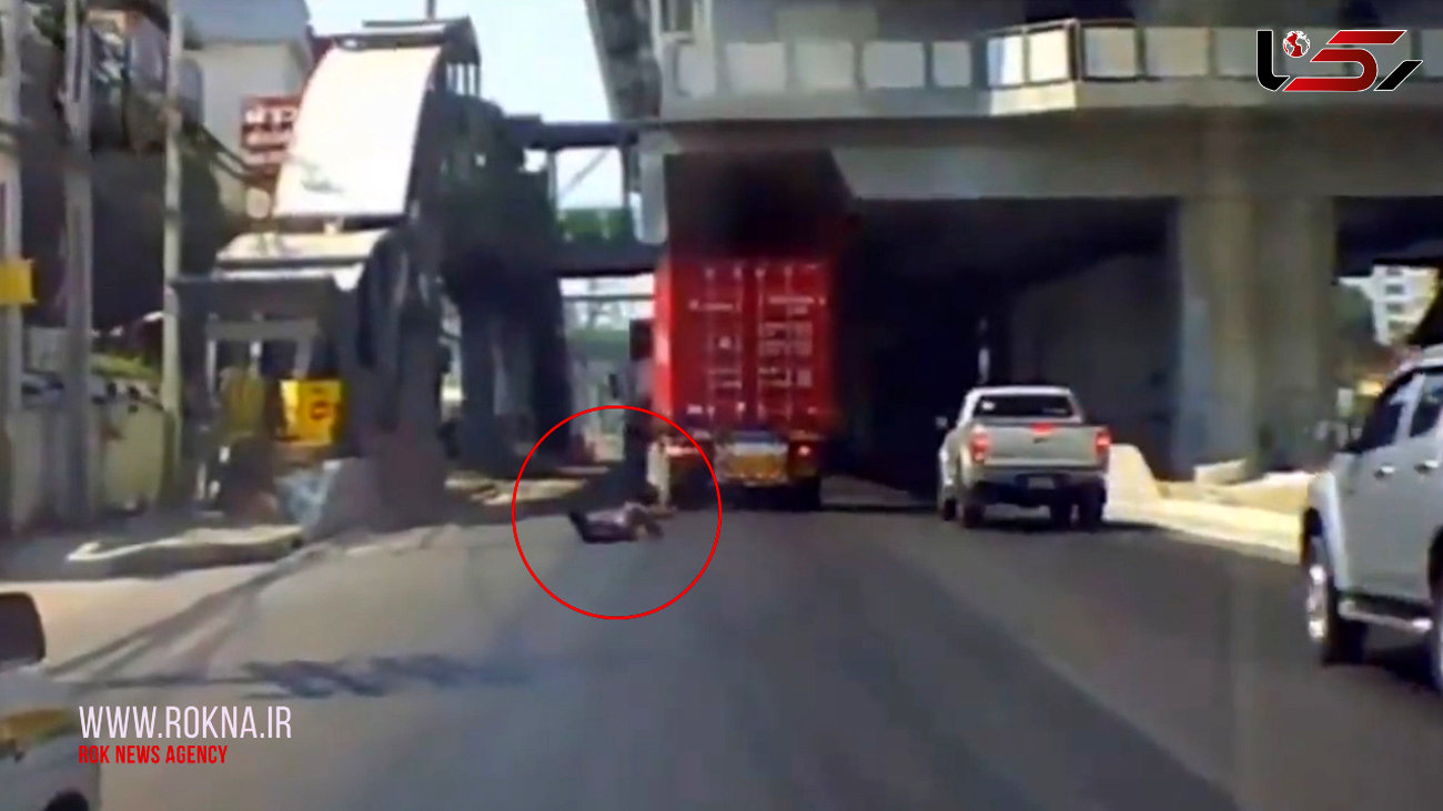 خودکشی اشتباهی! / مرد جوان زیرچرخ های کامیون خوابید و ...+فیلم و عکس