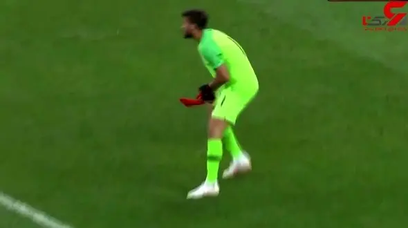 ماجرای بادکنک مزاحم در بازی سوئیس_برزیل چه بود؟ +فیلم