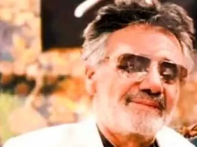 دانلود آهنگ معین  / آواز عاشقانه من به زیبایی تو هرگز ندیدم