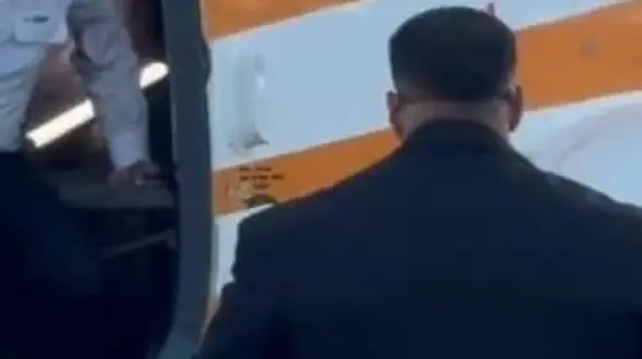 فیلم جابجایی هادی چوپان با هلیکوپتر در غرب تهران