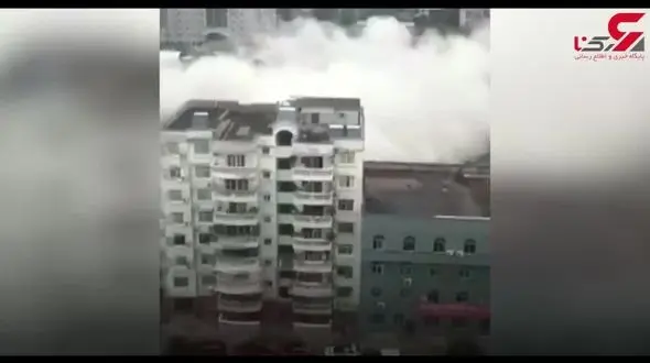 فیلم لحظه هولناک فرو ریختن ساختمان هفت طبقه بر سر یک مرد + فیلم 