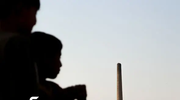 اینجا کودکان تهرانی با سیگار نقاشی خاکستری می کشند! + فیلم و عکس