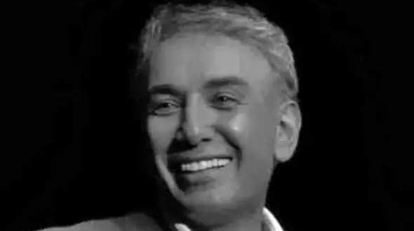 دانلود آهنگ باشکوه شادمهر عقیلی / ترس من از خنده های تلخ و بی روح لب توست