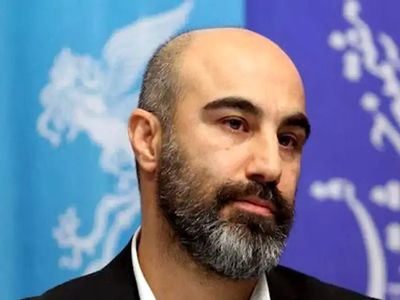 آواز باشکوه محسن تنابنده سرخاک مادرش تو علی آباد/  جوری دردودل و زاری کرد دلت خون میشه