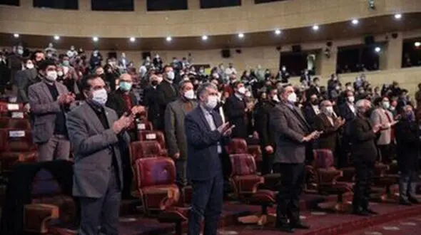 فیلم رقص بندری در جشنواره تئاتر فجر ! / زن و مردان با حیرت هورا کشیدند !