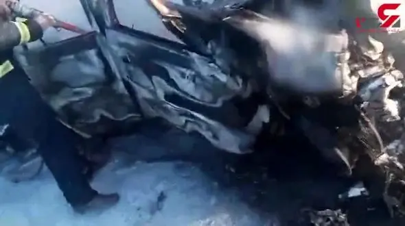 در تصادف پیکان وانت و سواری پژو 3 نفر کشته شدند / پژو 405 جزغاله شد+فیلم