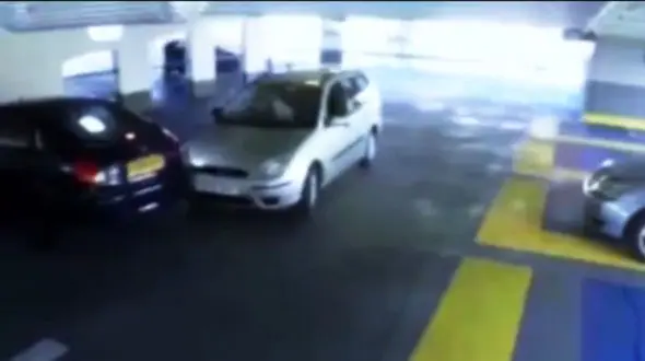 قتل خونین بخاطر جای پارک خودرو + فیلم 