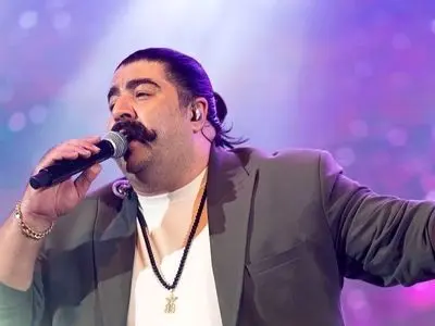 تزریقِ شادی به رگ های زندگی؛ دقایقی همراه ما باشید با آهنگ «ستاره میشی» از بهنام بانی/ بفرست برای ستاره زندگیت