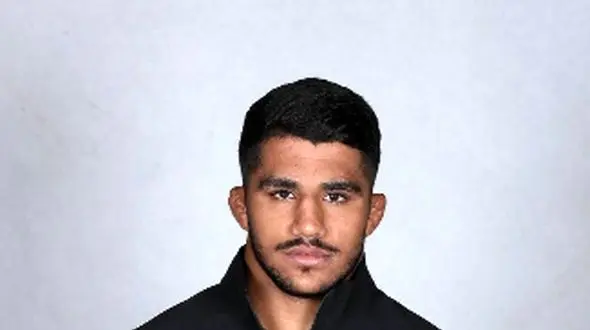 نخستین نماینده کشتی فرنگی مقتدرانه شروع کرد