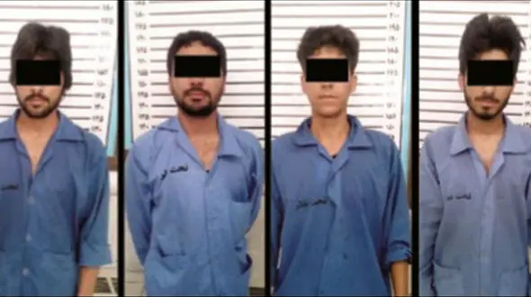 آدم کشی برای عبور از کوچه حمام ! + عکس