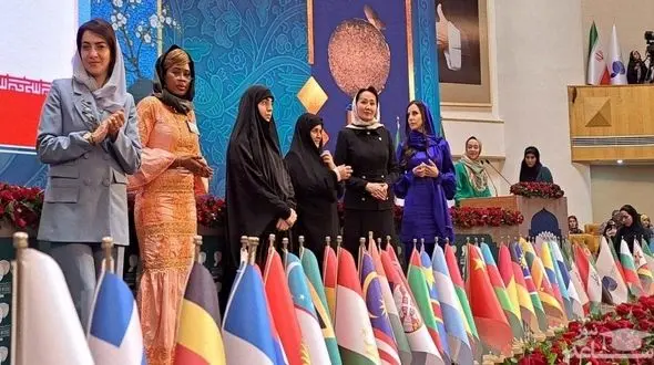 خانم خزعلی رسانه ها و مردم همچنان منتظرند / این سکوت معاونت زنان و خانواده ریاست جمهوری حاشیه ساز است!